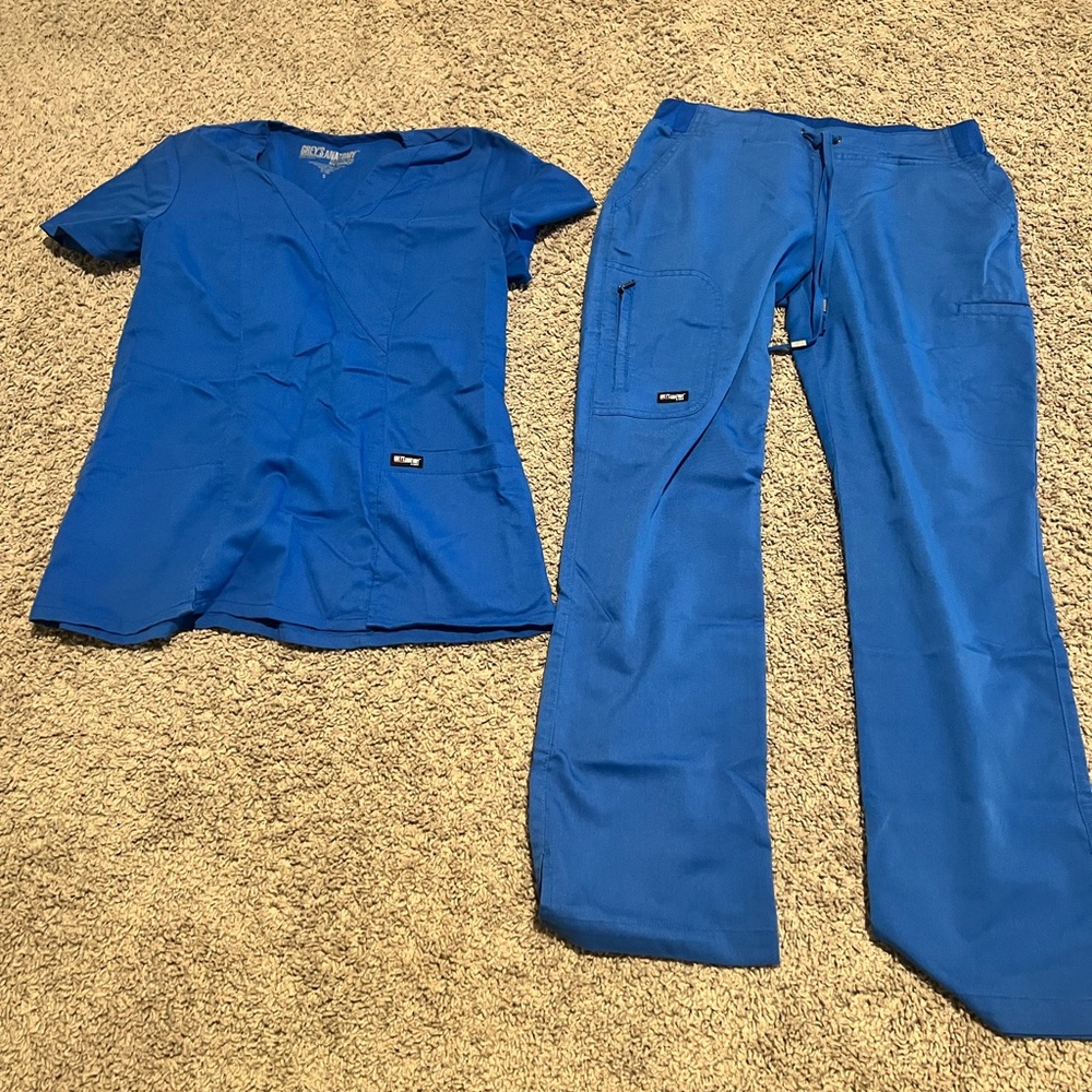 Cobalt Grey’s Anatomy Srubs by Barco Srubs. Small top and small/petite pants